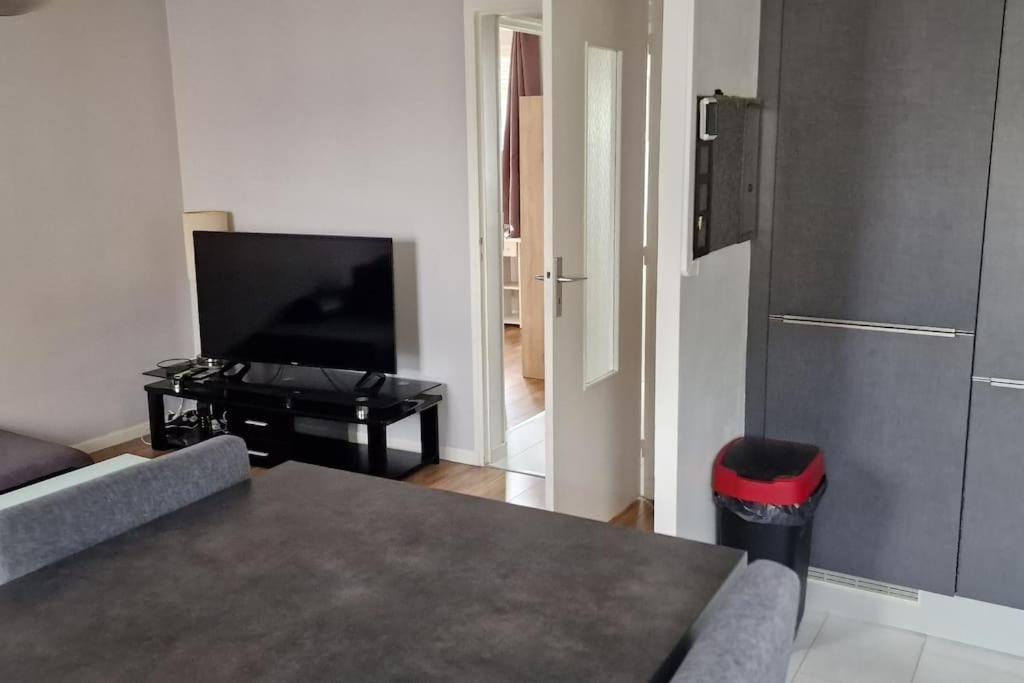 Apartamento Refuge Urbain Chic Avec Balcon Saint-Lô Exterior foto